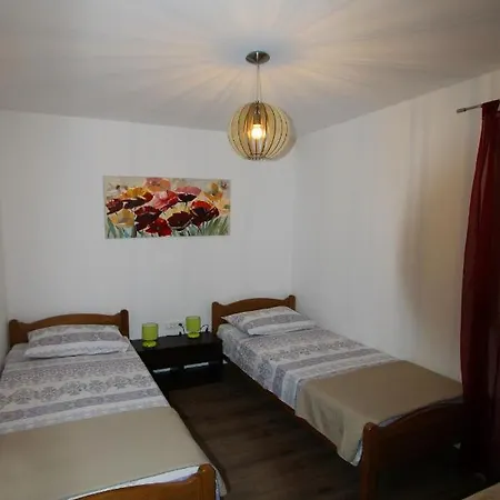 Lujko Villa