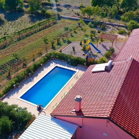 Lujko Vila Prapatnica