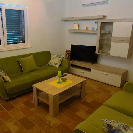 Vila Lujko Prapatnica