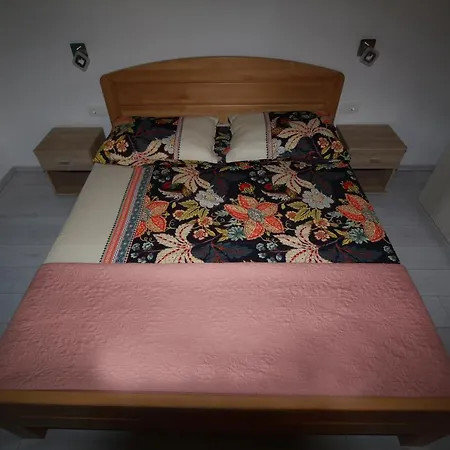 Lujko Villa Prapatnica