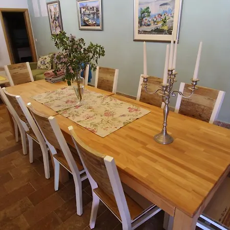 Villa Lujko Prapatnica