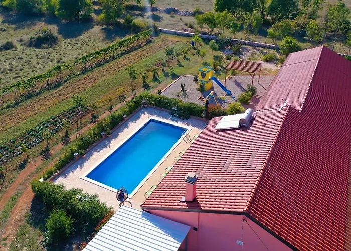 Lujko فيلة Prapatnica